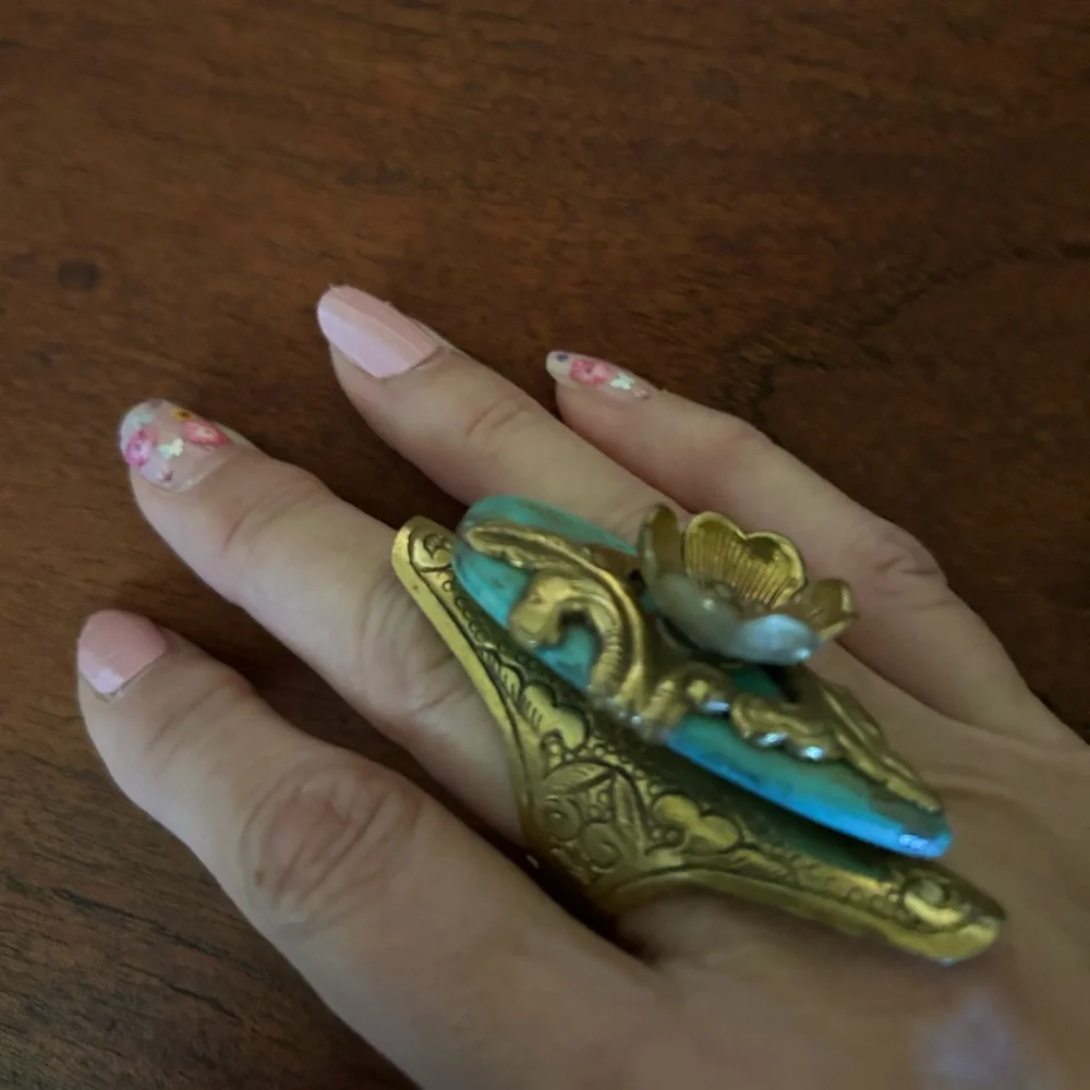 Large Handcrafted Brass and Turquoise ring - Picture 7 of 9